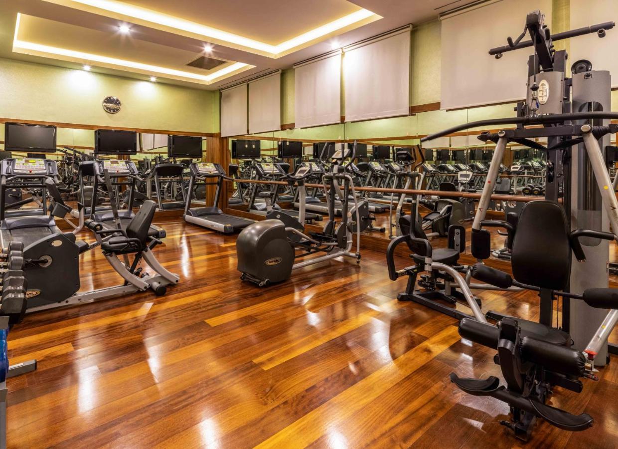 Hotel Celik Palas Convention Center & Thermal Spa Bursa Luaran gambar A gym in a hotel